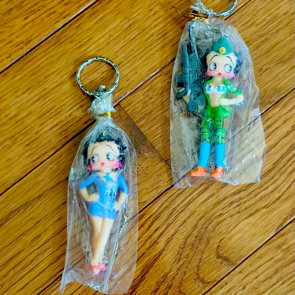 Vintage collectible Betty Boop keychains 💜
